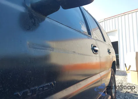 2001 GMC Yukon Sle z USA, uszkodzony, nr VIN 1GKEC13T81R182766